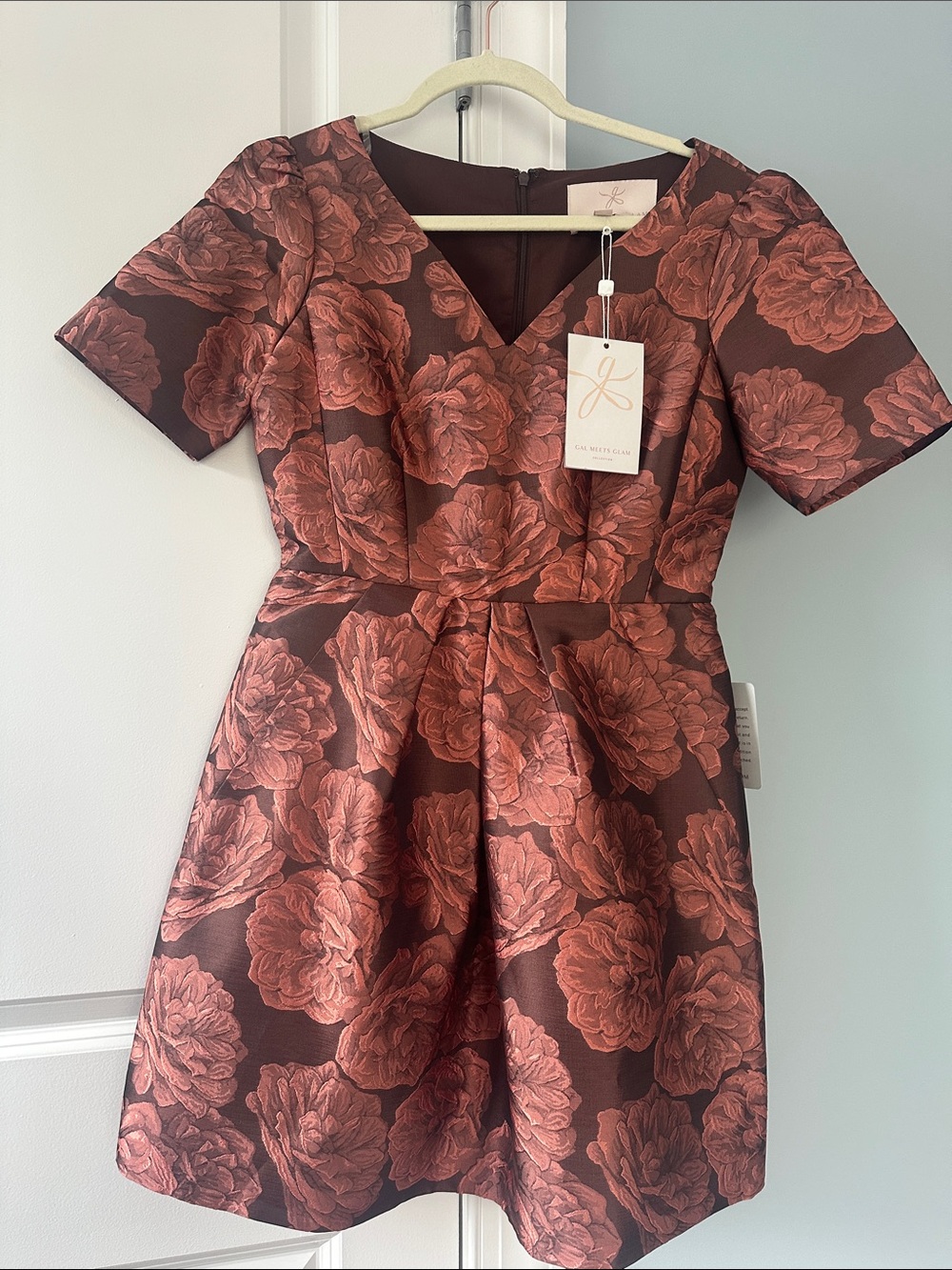 NWT Gal Meets Glam Floral Fit-and-Flare Dress in Rust and Deep Brown Size 4P